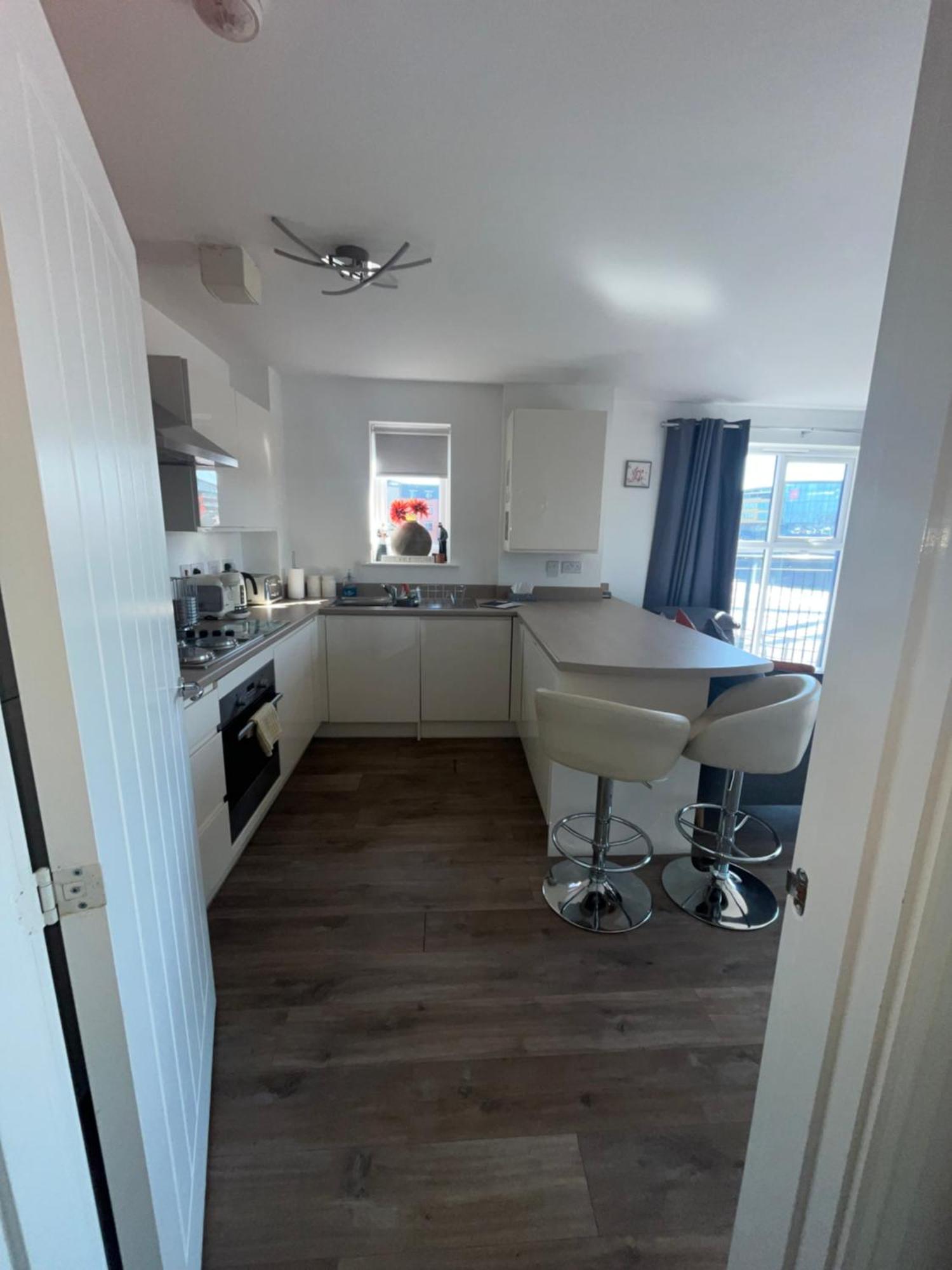 Luxury Riverside 2 Bedroomed Apartment With Balcony Νιούπορτ Εξωτερικό φωτογραφία